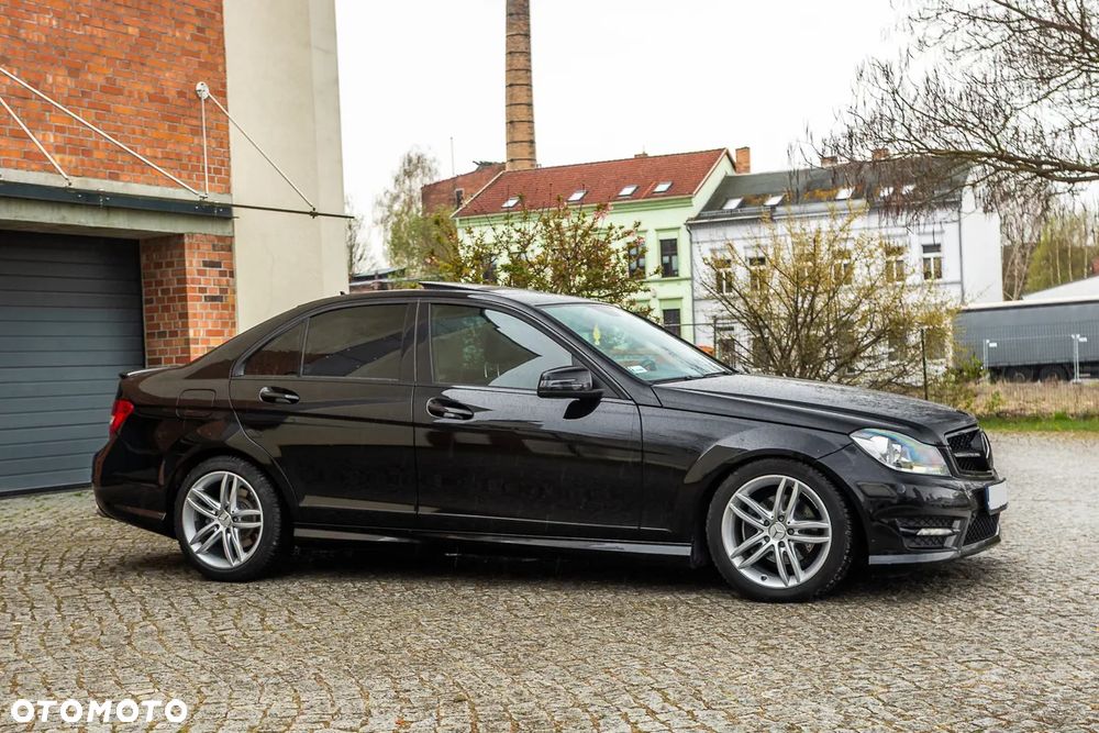 Mercedes-Benz Klasa C 300 7G-TRONIC - 7
