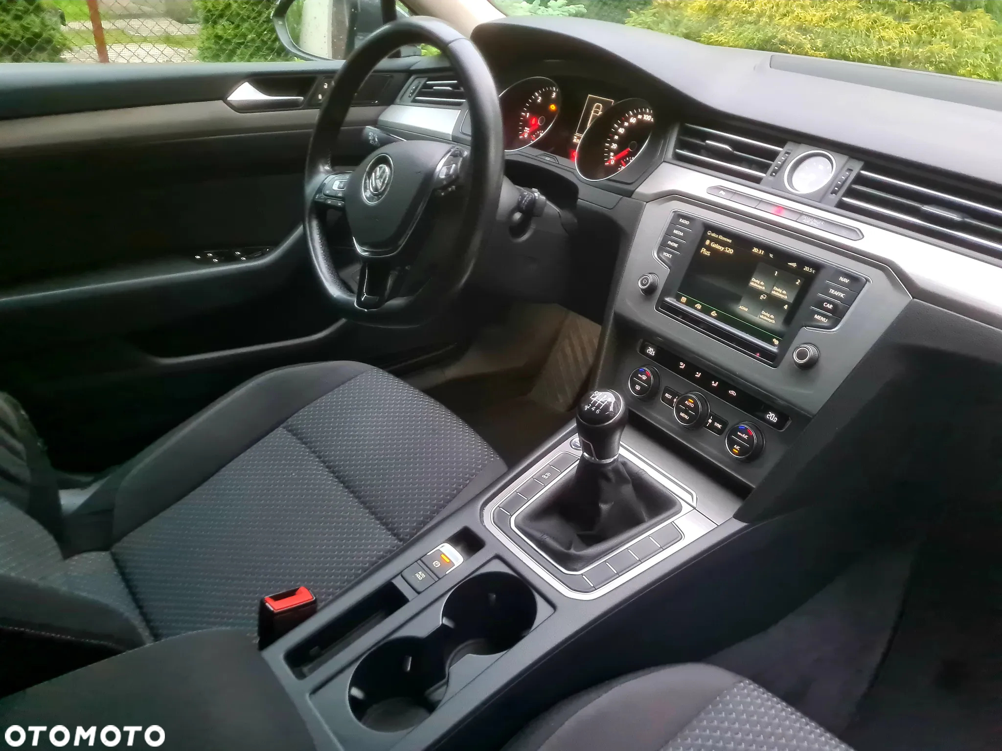 Volkswagen Passat 1.6 TDI BMT Trendline - 21