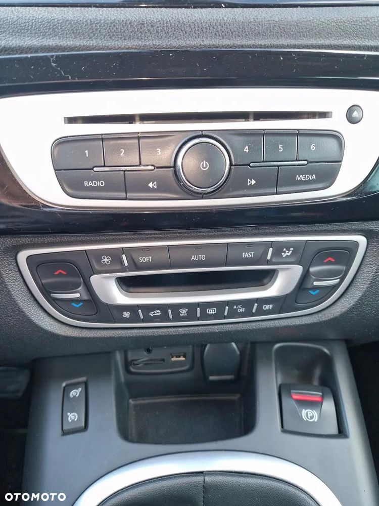 Renault Grand Scenic ENERGY TCe 130 BOSE EDITION - 27