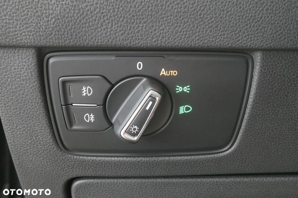 Volkswagen Passat Variant 2.0 TSI Business DSG - 26