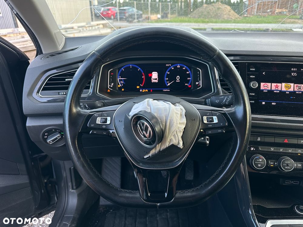 Volkswagen T-Roc - 23