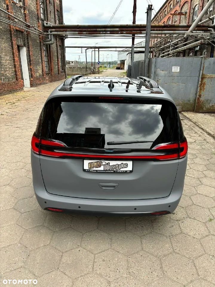 Chrysler Pacifica - 6