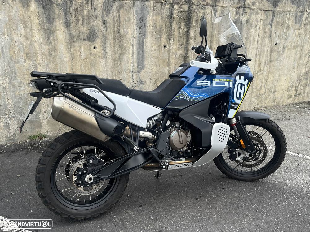 Husqvarna Norden 901 Expedition - 3