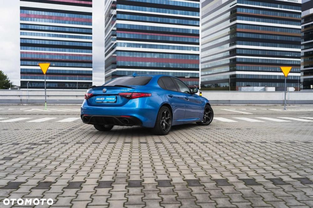 Alfa Romeo Giulia - 5
