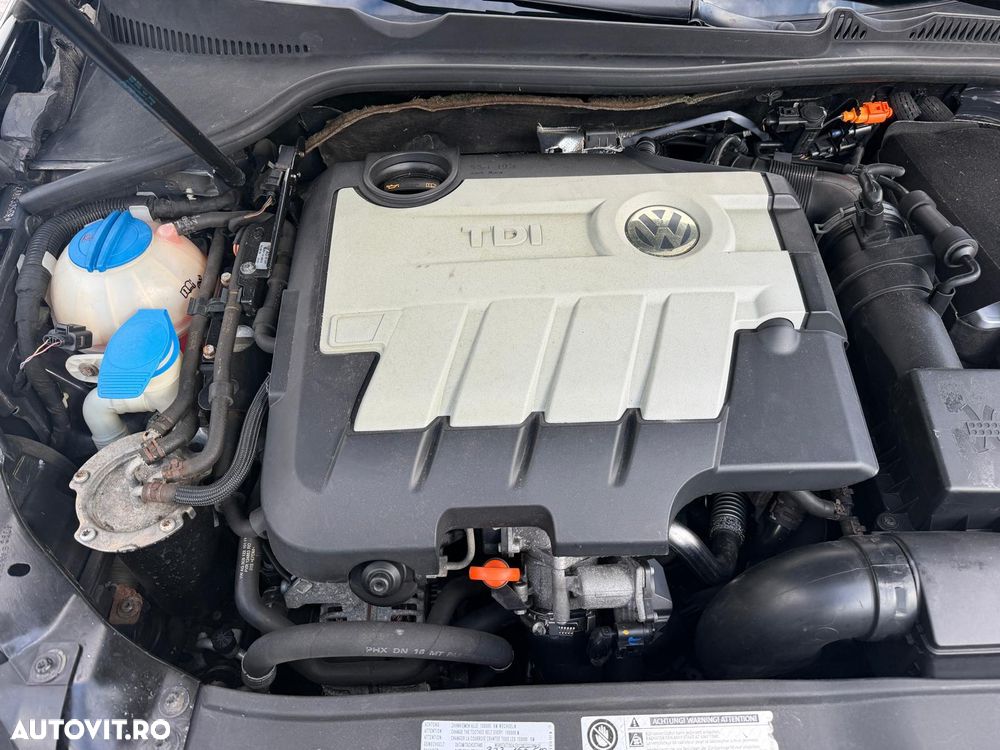 Volkswagen Golf 2.0 TDI DPF Style - 11