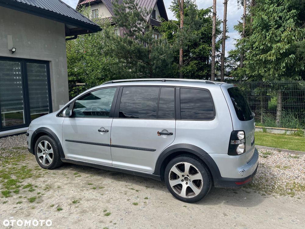 Volkswagen Touran 2.0 TDI DPF Cross - 3