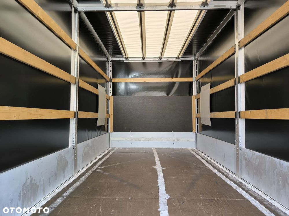 Mercedes-Benz Sprinter - 30