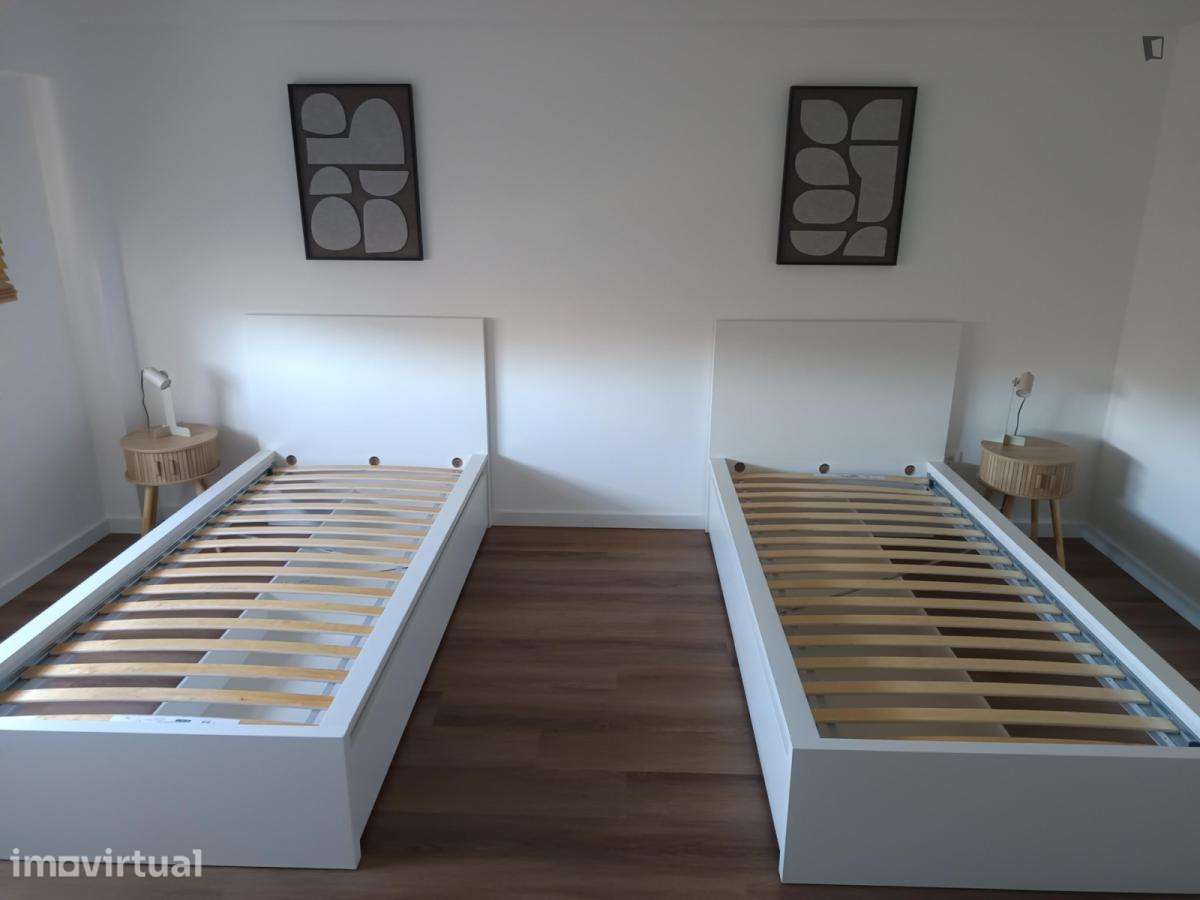 Quarto - localizado em Campanhã Porto - Grande imagem: 3/18