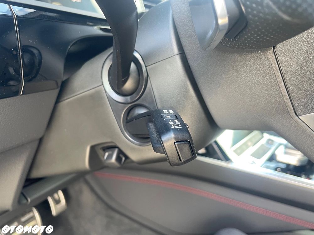 Audi Q8 Sportback e-tron - 31