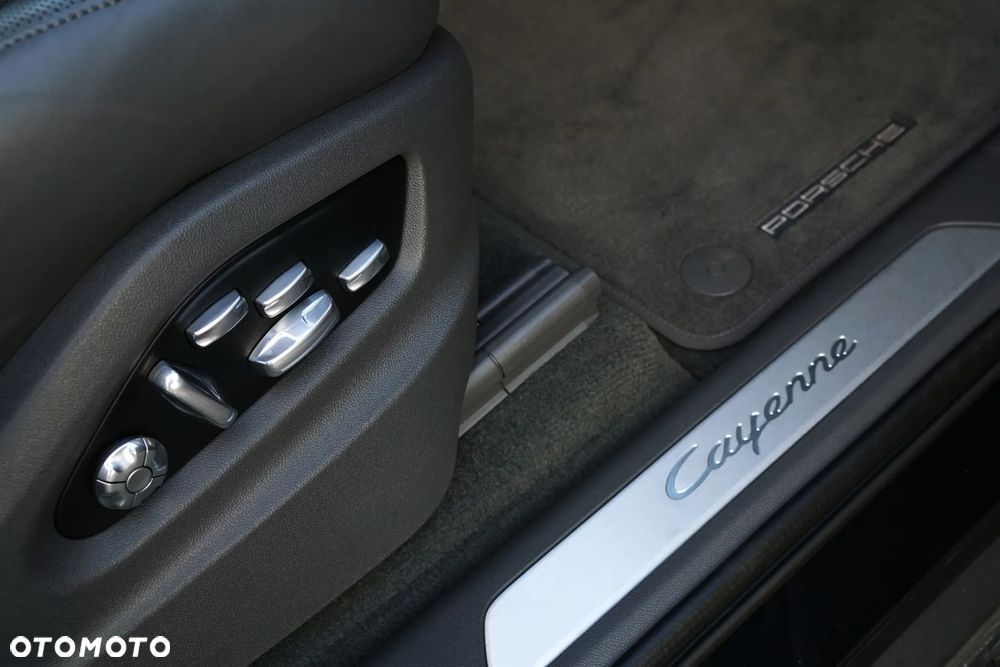 Porsche Cayenne Standard - 18