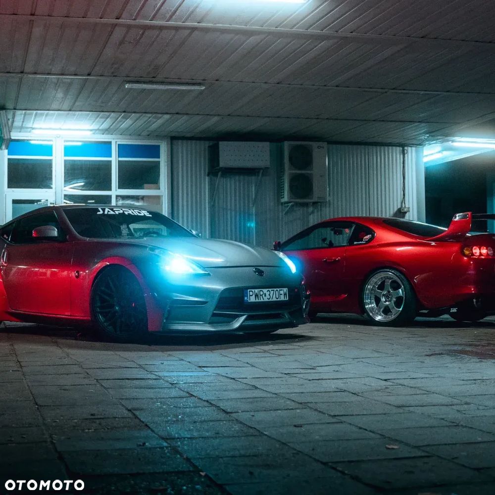 Nissan 370 Z - 21