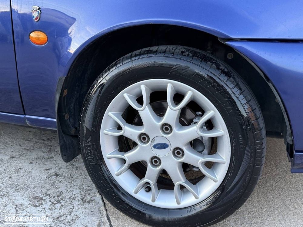 Ford Fiesta 1.25 Ghia - 29