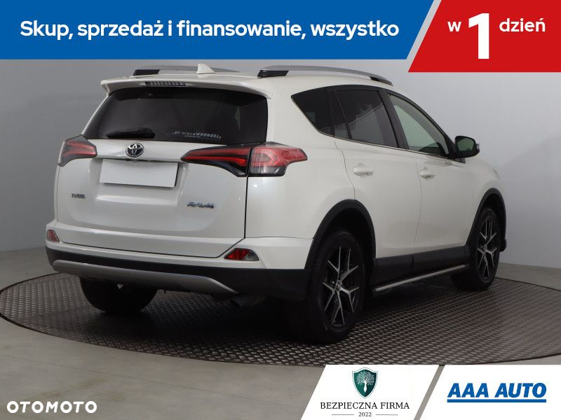 Toyota RAV4 - 6