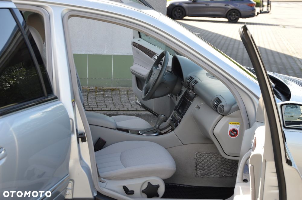 Mercedes-Benz Klasa C 280 7G-TRONIC Elegance - 35
