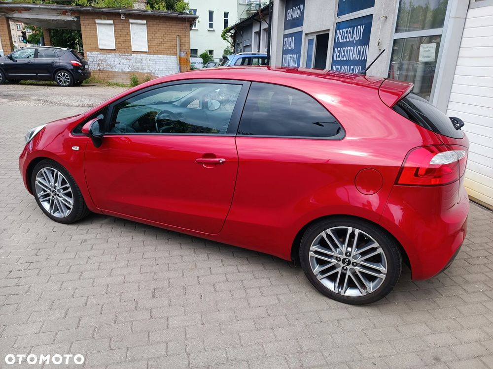 Kia Rio 1.4 Dream Team Edition - 4