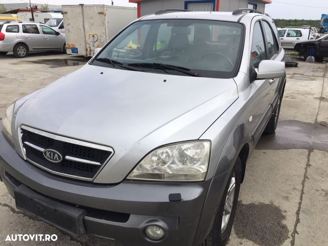 Dezmembrez KIA Sorento - 3
