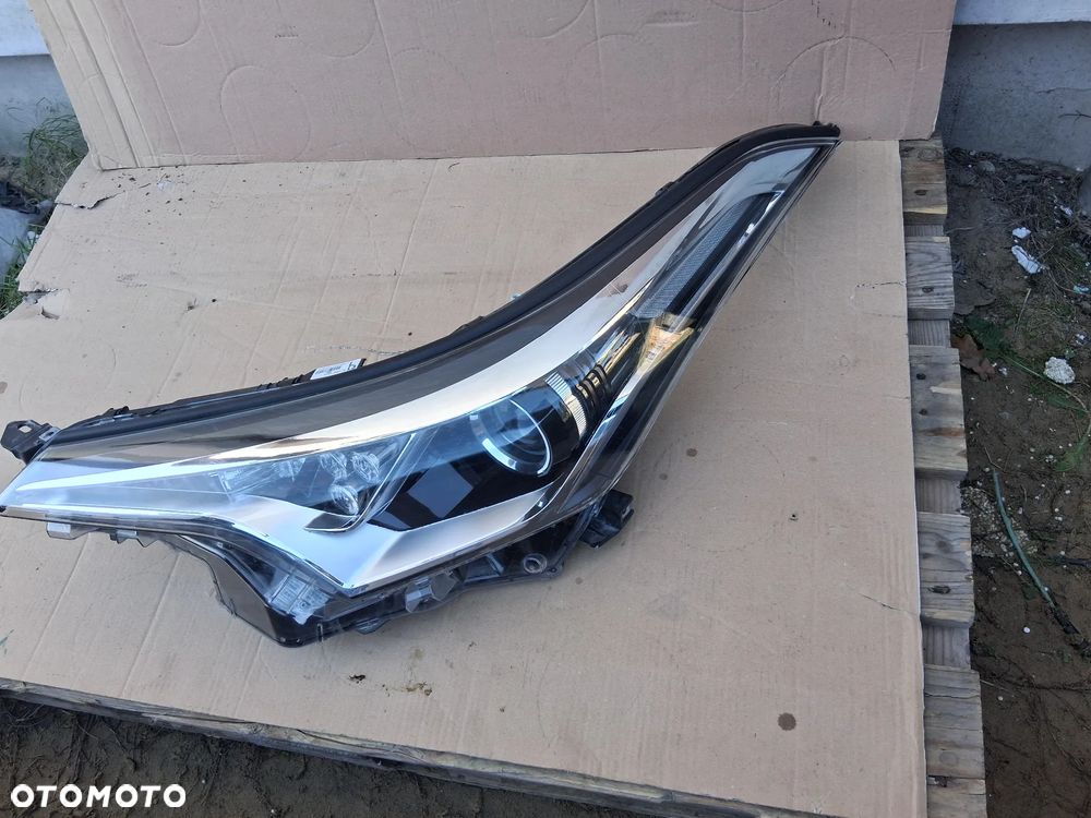 Lampa Przod Lewa Toyota CHR CH-R Soczewka 81150-F4031-00 - 1