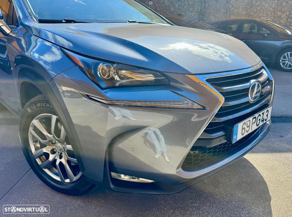 Lexus NX 300h Executive - 4
