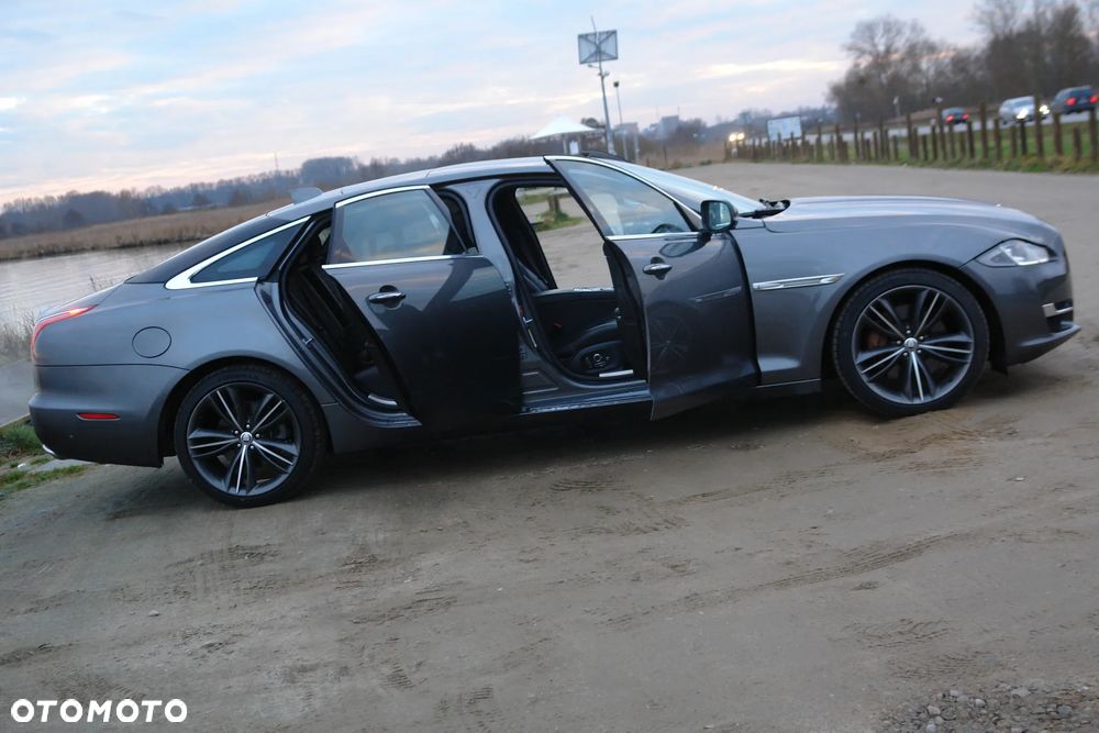 Jaguar XJ 3.0 T AWD LWB Premium Luxury - 3