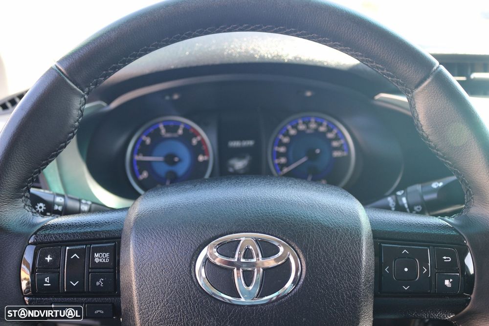 Toyota Hilux 2.4 D-4D 4WD Tracker - 21