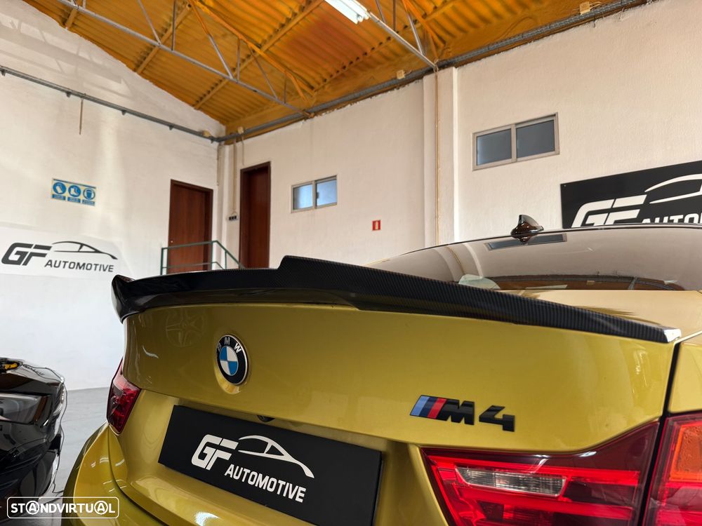BMW M4 Coupe DKG - 11