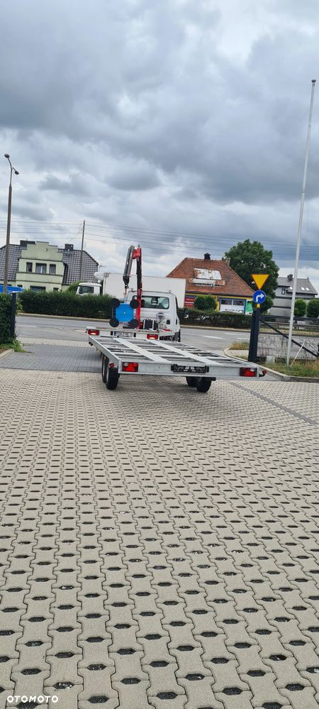 Iveco 35S16 montaż szkła, okien, płyt kamienia. HDS 2020 - 6