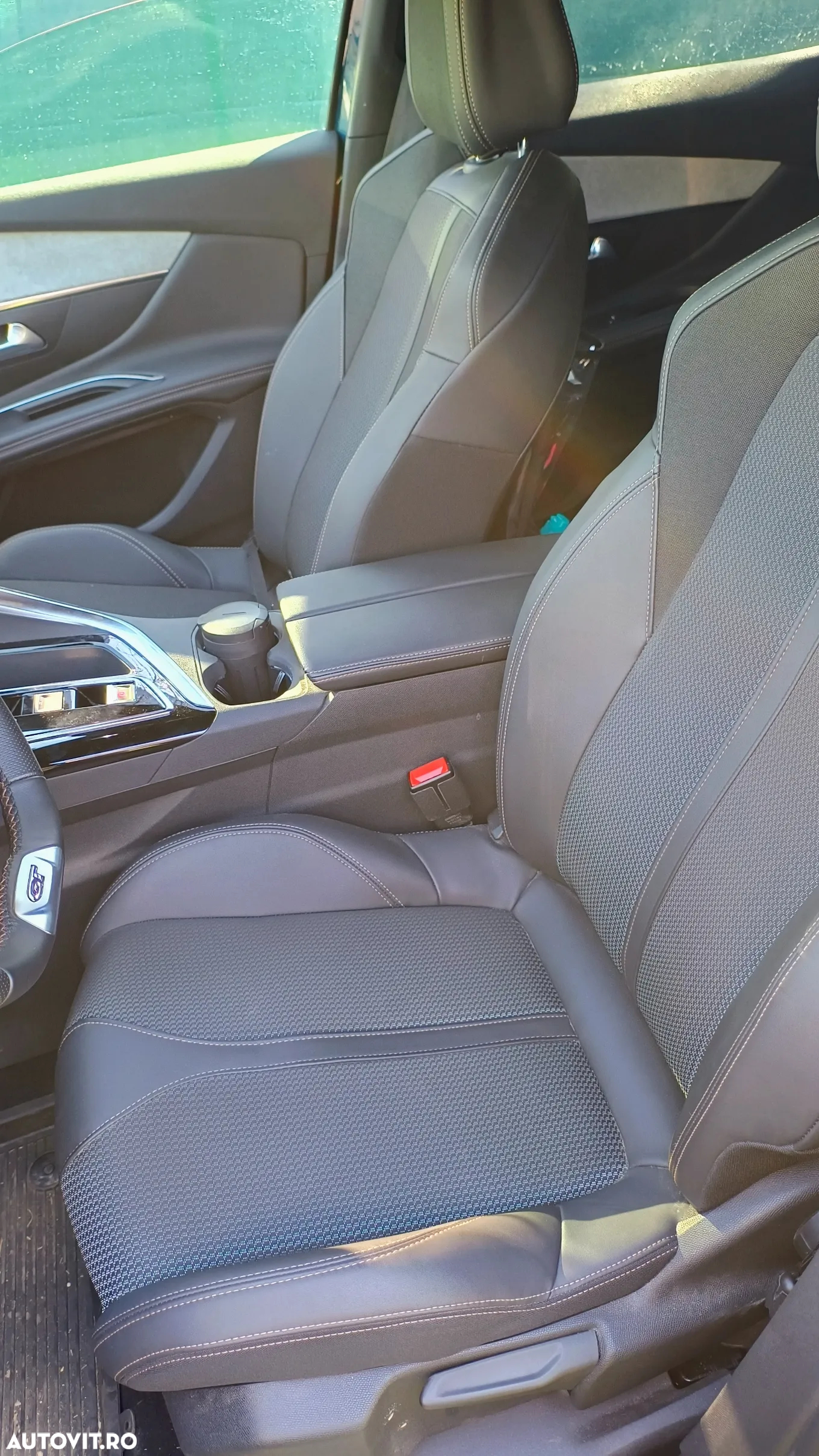 Peugeot 3008 1.2 PureTech 130 EAT8 GT - 12