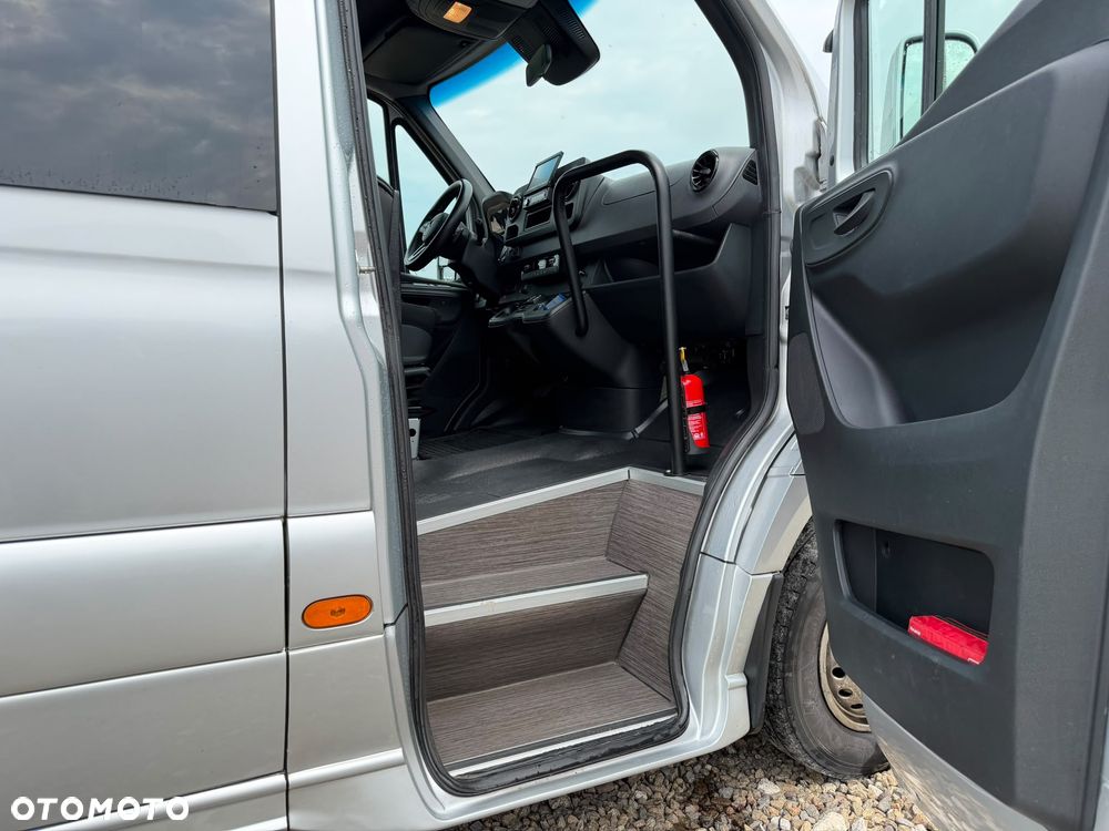 Mercedes-Benz Sprinter 519 - 11