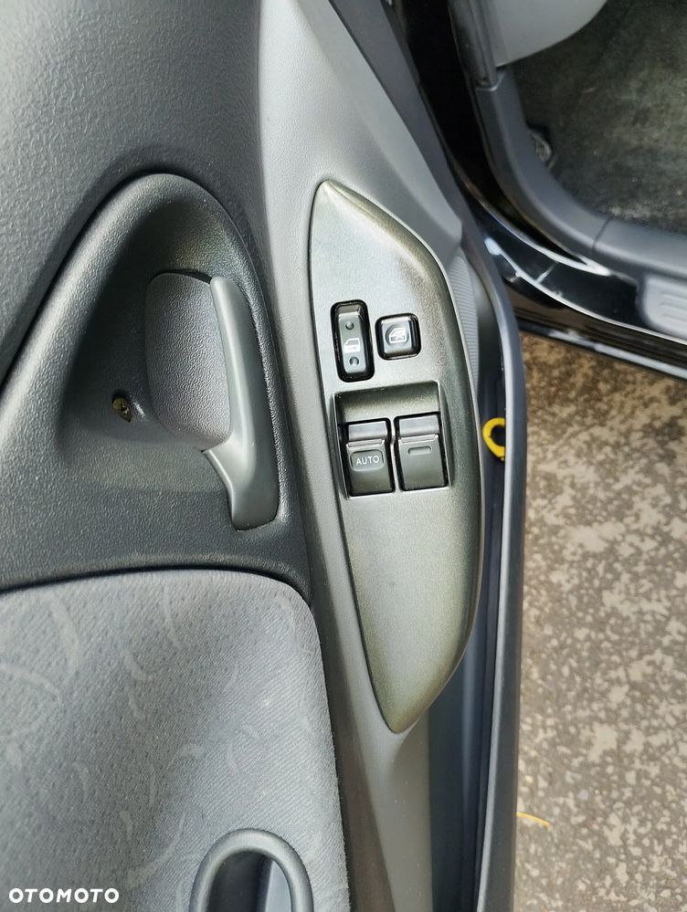 Toyota Yaris - 4