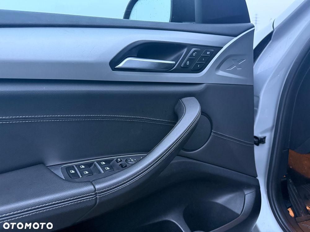 BMW X3 xDrive20i sport - 16