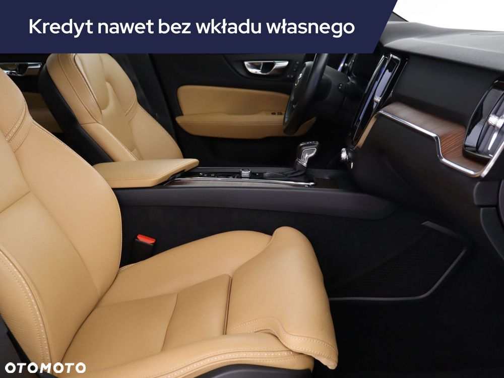 Volvo V60 Cross Country - 11