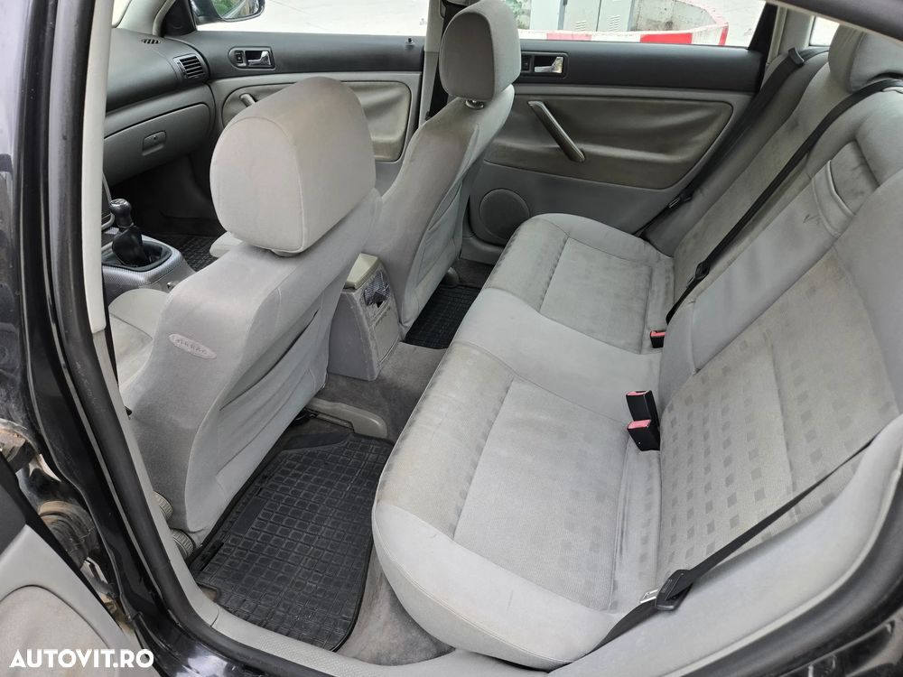 Volkswagen Passat 1.9TD 4Motion Highline - 8