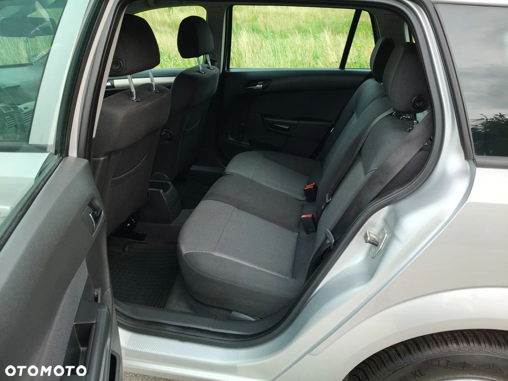 Opel Astra 1.6 Enjoy - 28