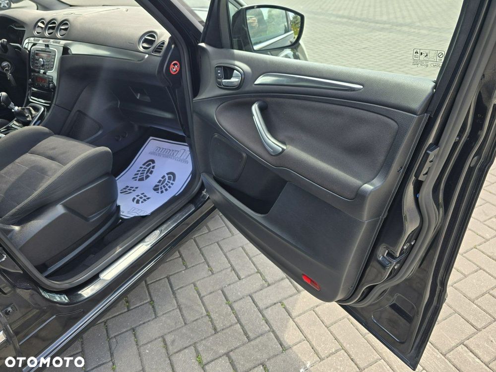 Ford Galaxy - 28