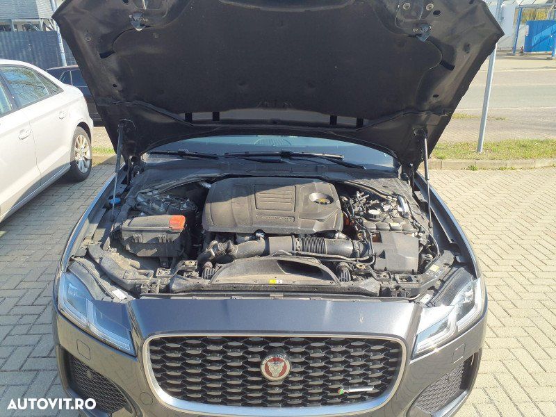 Jaguar XF P300 AWD R-Dynamic S - 6