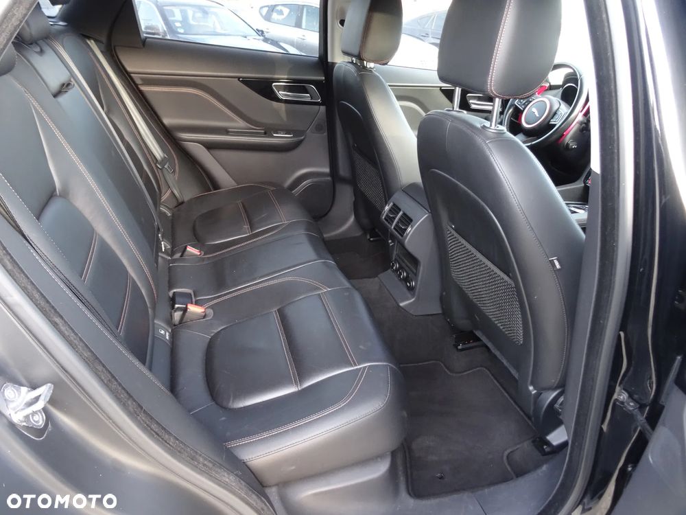 Jaguar F-Pace 3.0 TDV6 AWD 300 Sport - 16