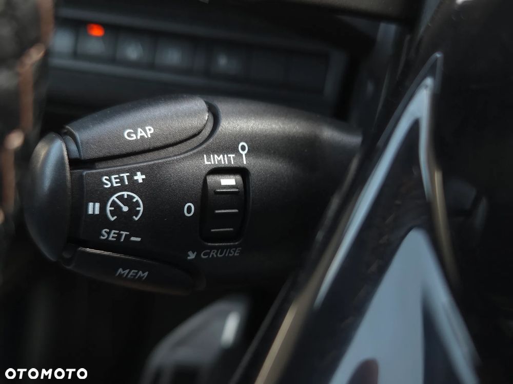 Peugeot 3008 1.6 PureTech Hybrid4 PHEV GT Pack S&S EAT8 - 23