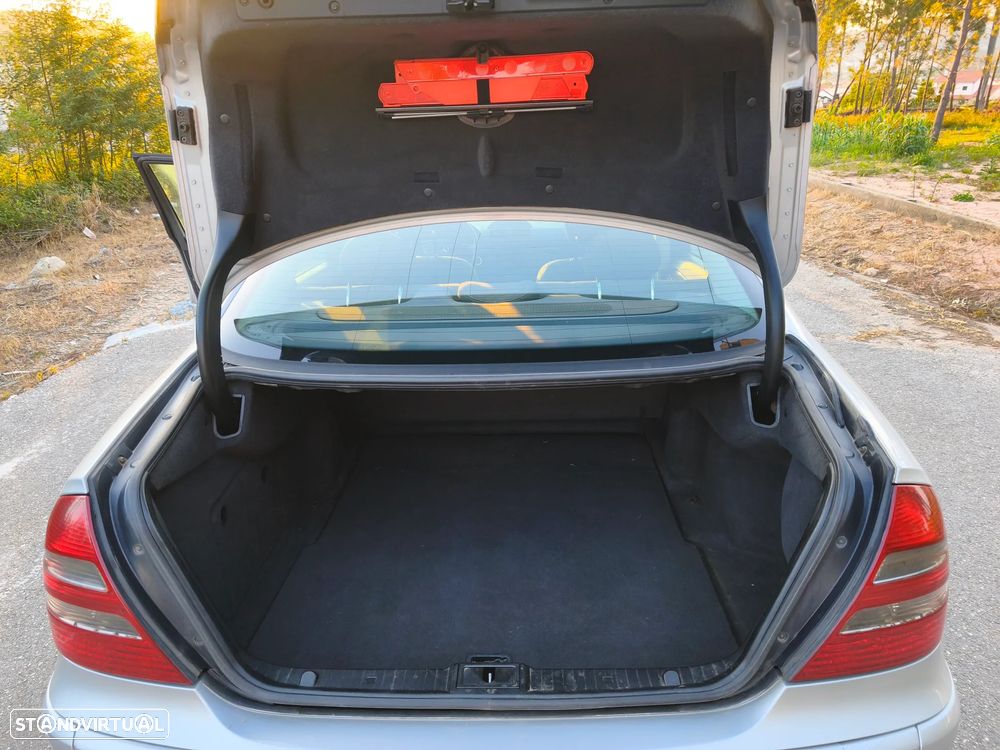 Mercedes-Benz E 270 - 12