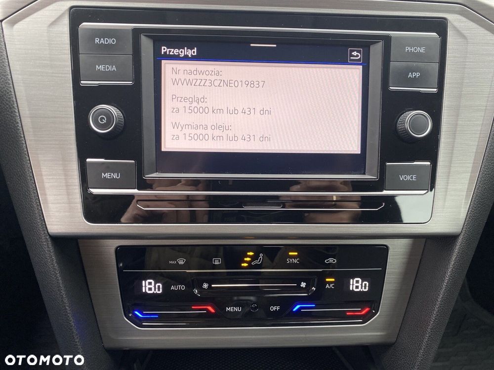 Volkswagen Passat - 28
