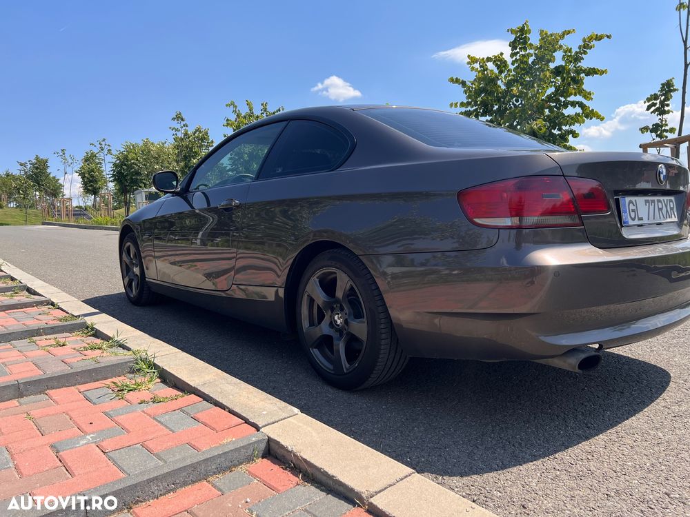 BMW Seria 3 320i Aut. - 14