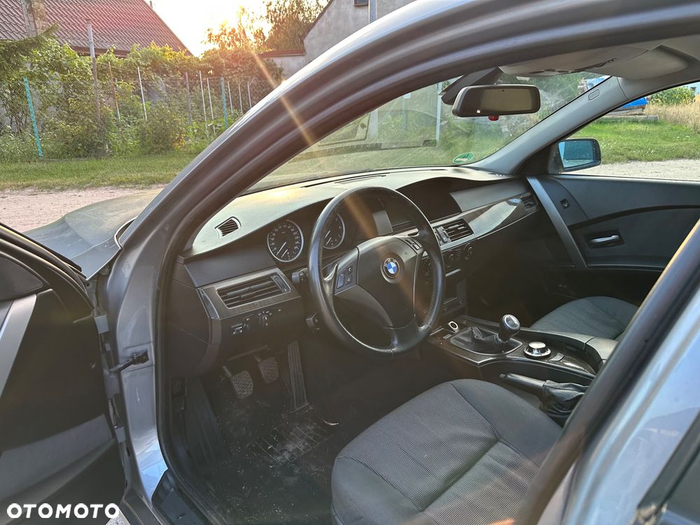 BMW Seria 5 525i - 12