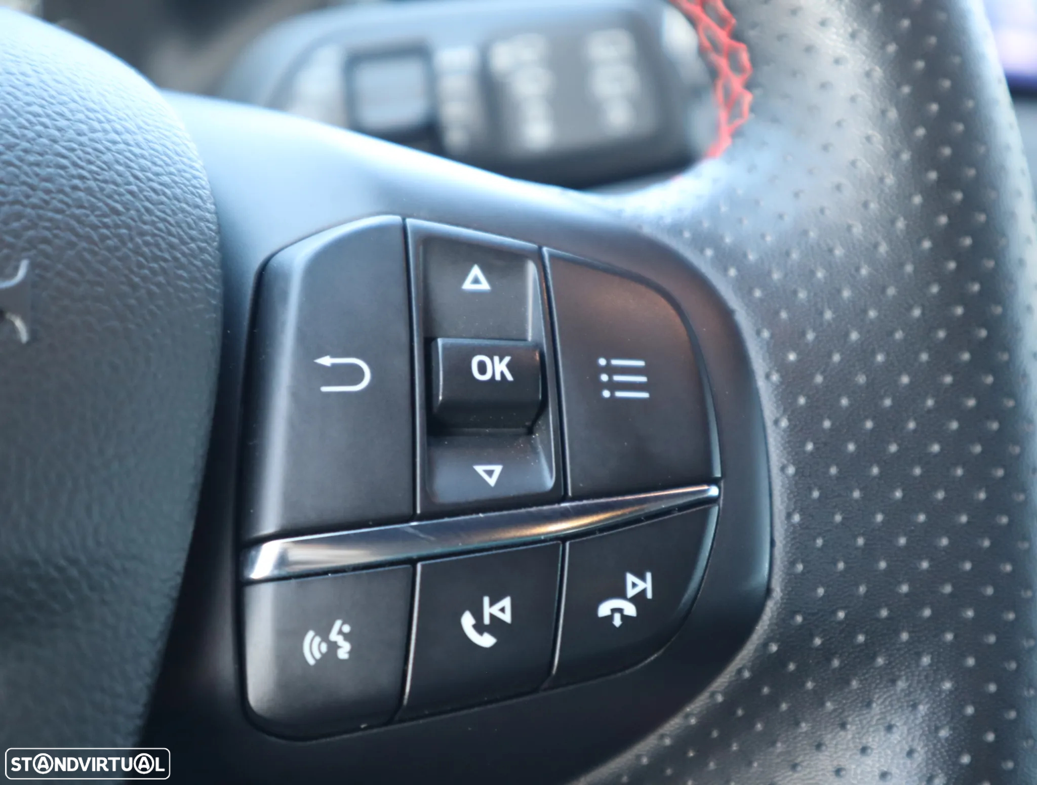 Ford Focus SW 1.0 EcoBoost MHEV ST-Line - 34
