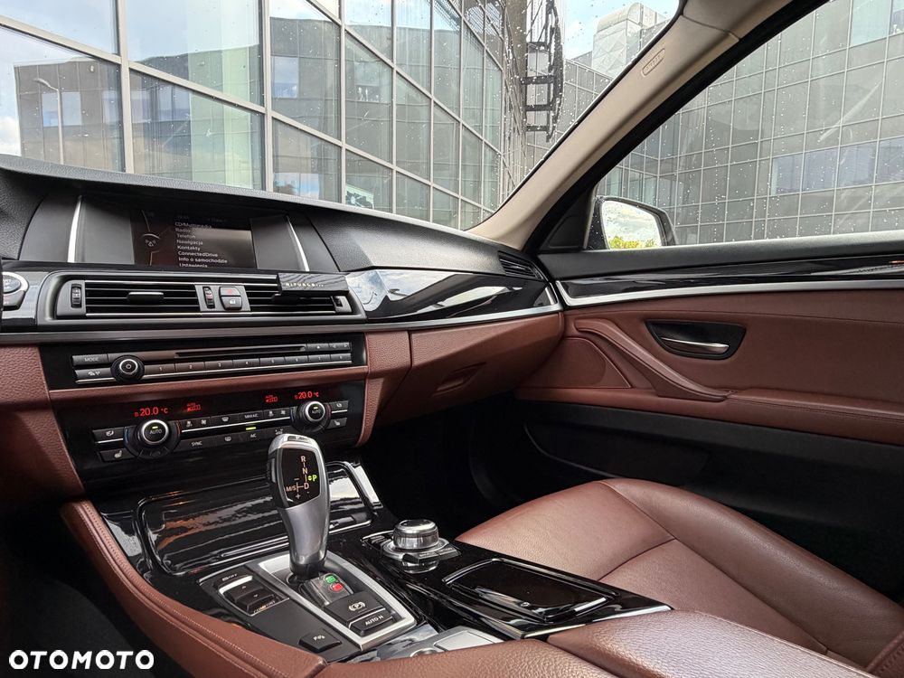 BMW Seria 5 520d Luxury Line - 24