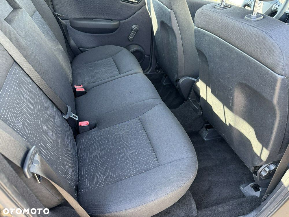 Mercedes-Benz Klasa A 160 Classic BlueEff EU5 - 24