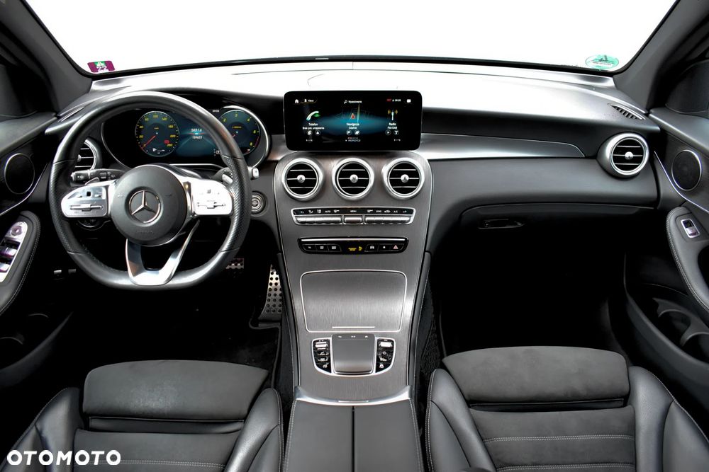 Mercedes-Benz GLC 300 d 4Matic 9G-TRONIC AMG Line - 17