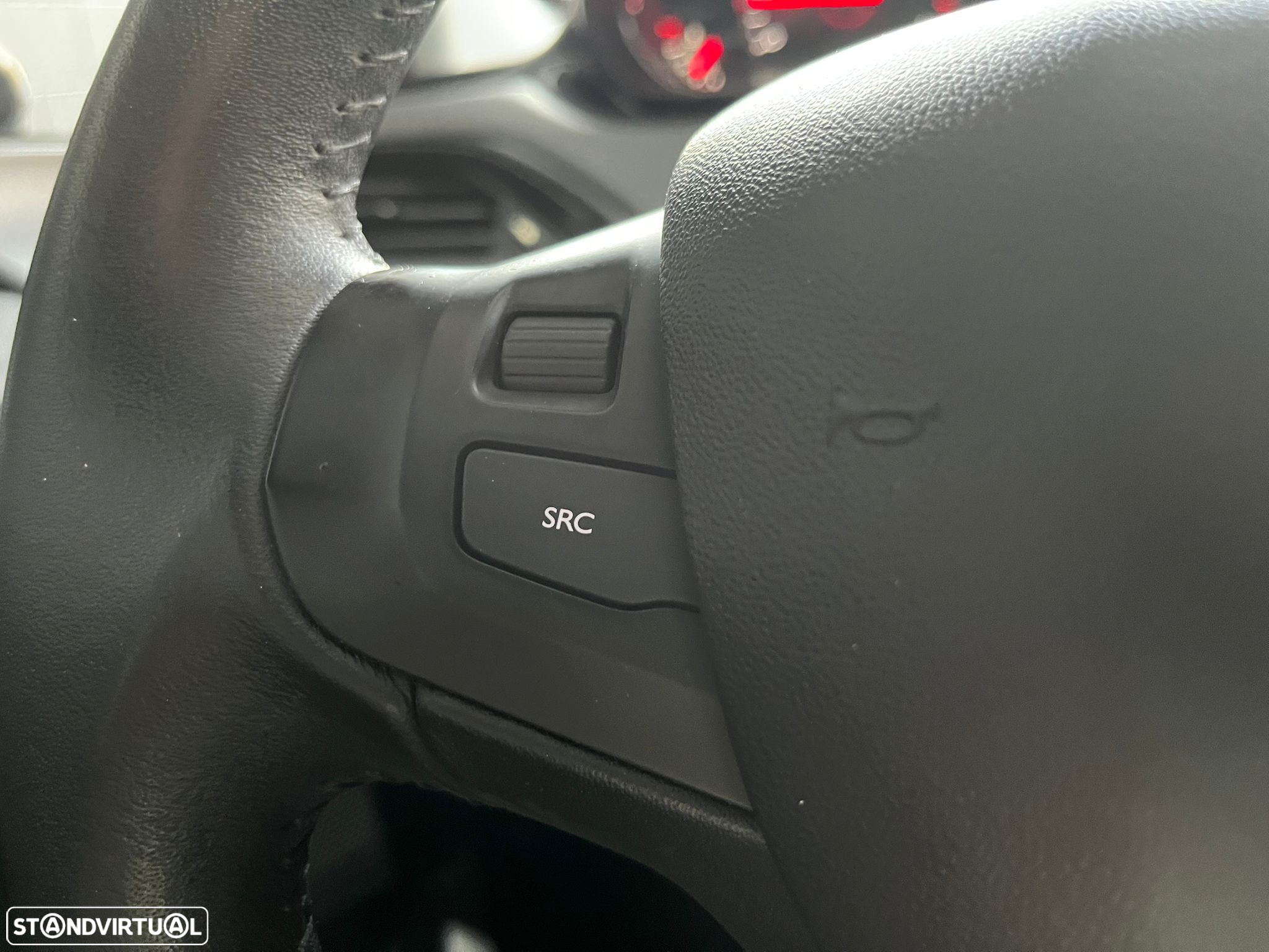 Peugeot 208 1.2 PureTech Active - 21