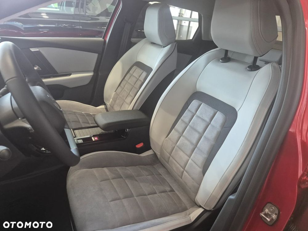 Citroën C4X 1.2 mHEV Max eDCT6 - 12