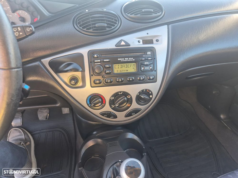 Ford Focus 1.8 TDdi Trend - 12