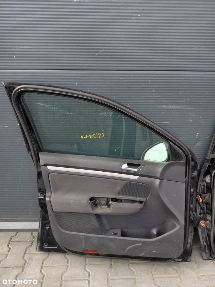 4szt W-wa VW JETTA V / GOLF V DRZWI - 5