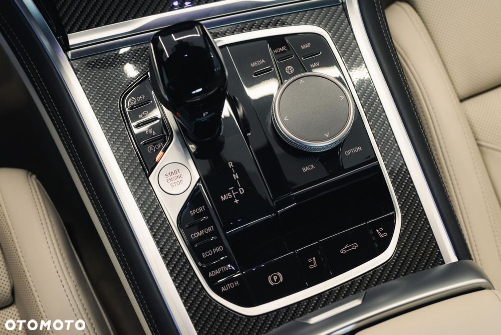 BMW Seria 8 M850i xDrive - 23